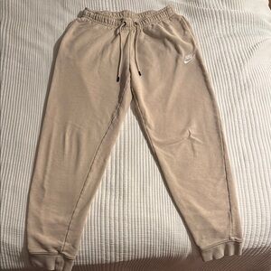 Nike Women’s Mid-Rise Joggers